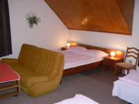 8/ Pokoj 1 - sedací souprava