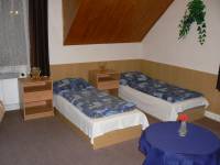 9/ Pokoj 2 - lůžka