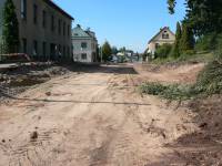 03- 8.9.13 před prodejnou