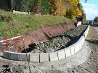 51-13.10.13 chodník u kostela