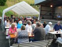 Host večera - první vystoupení