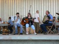 Čtrvrté vystoupení - trio H.+J. Hákovi + Mirek ze 